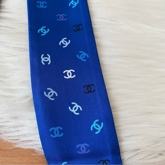 CHANEL Bandeau Silk Twill Scarf - Picture 7 of 14